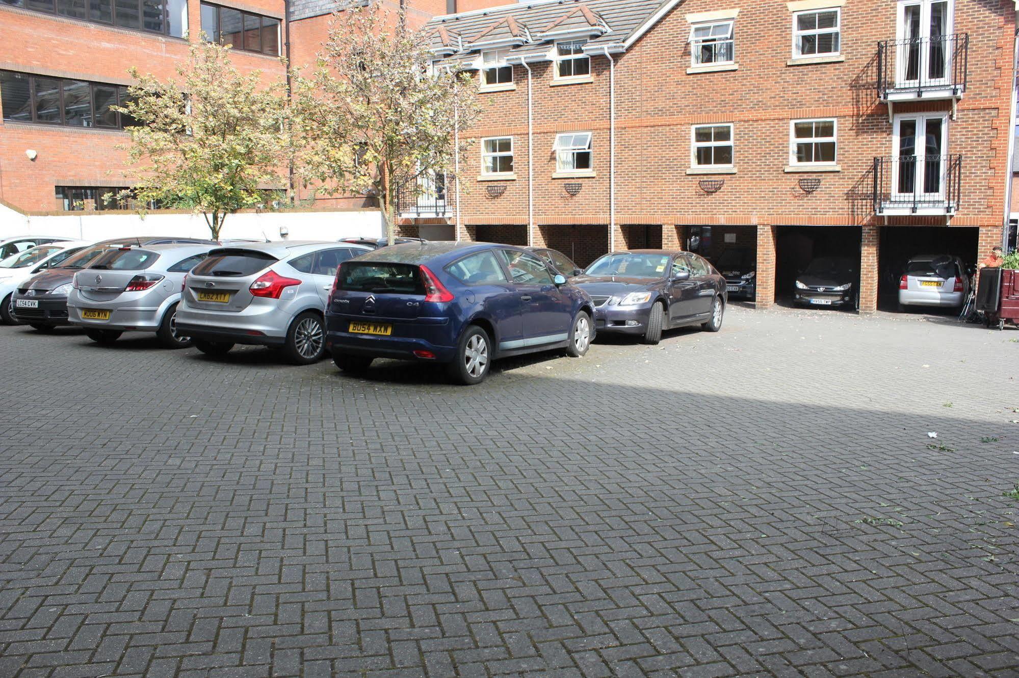 Aparthotel Stanshawe Court Reading Exterior foto